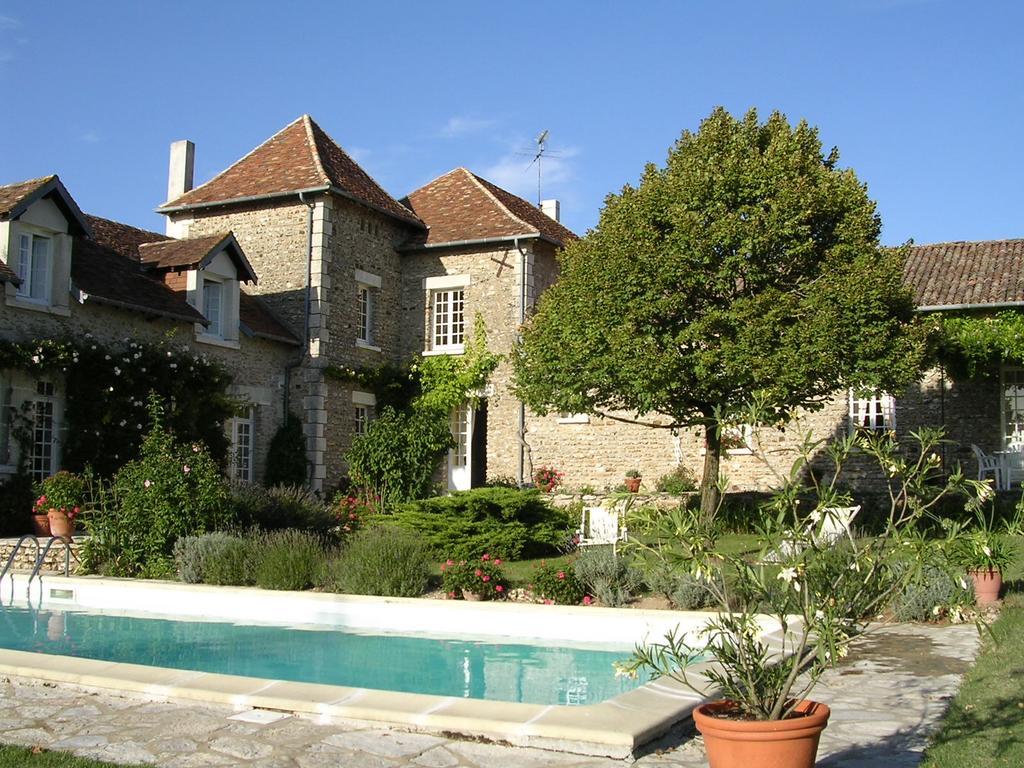 Chambres D'Hotes La Pocterie Vouneuil-sur-Vienne Exterior photo